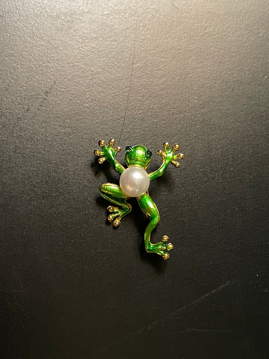 Pearly Frog Brooche