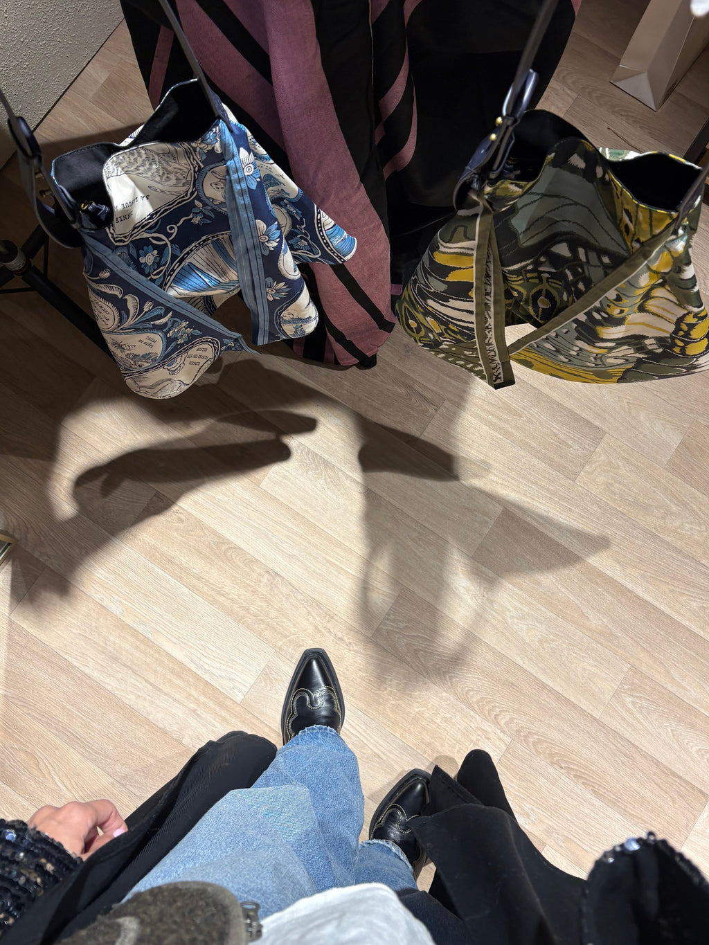 Silk scarf Printed Handbag شنطة شال الحرير